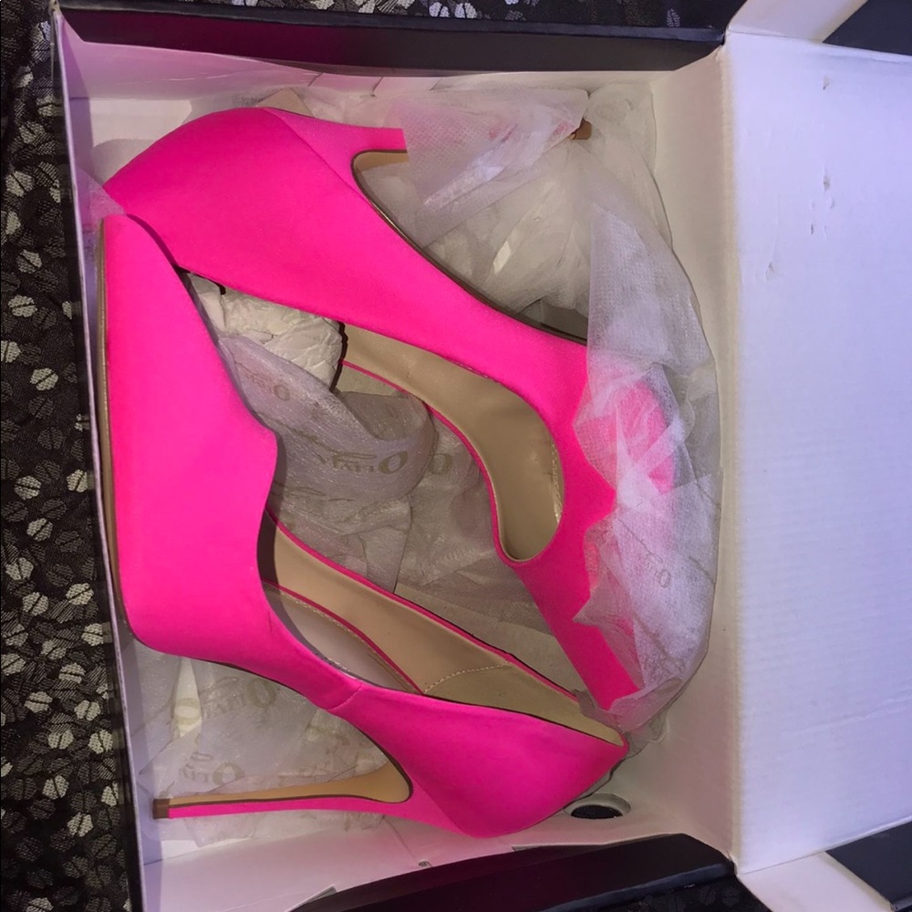 Hot hot hot pink heels 😍😍😍